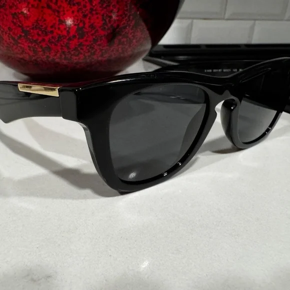 $403 Burberry Mens Unisex B 4426 Black Sunglasses Recent Style / Womens - Picture 12 of 14